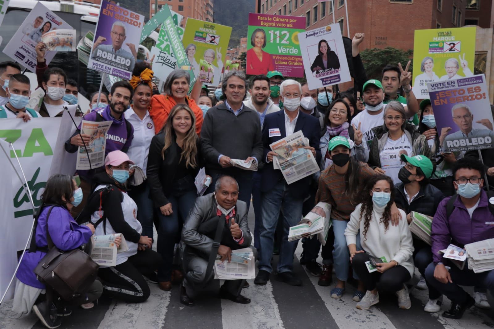 Sergio Fajardo, Precandidato presidencial por Alianza Verde Centro Esperanza visita la sede de Viviana Barberena en Bogotá