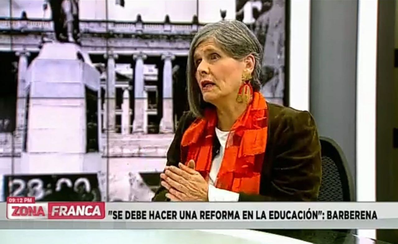 Viviana Barberena - comentarista invitada en progama Zona Franca de Red más Noticias